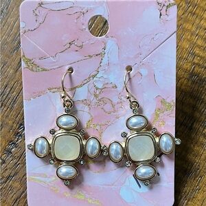 Elegant Gold and Pearl Drop Earrings